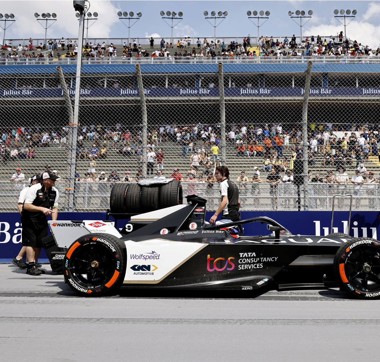 Jaguar TCS Racing: Steering Decisions with Digital Twin Technology