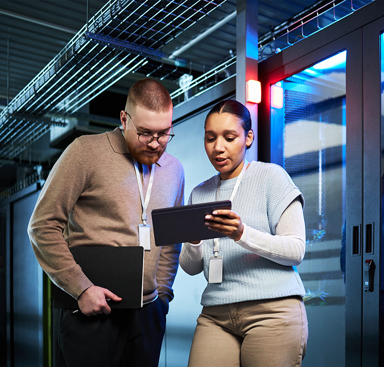 AI shifts factories to human-in-loop cognition with edge+cloud, digital twins and MLOps for quality and uptime.
