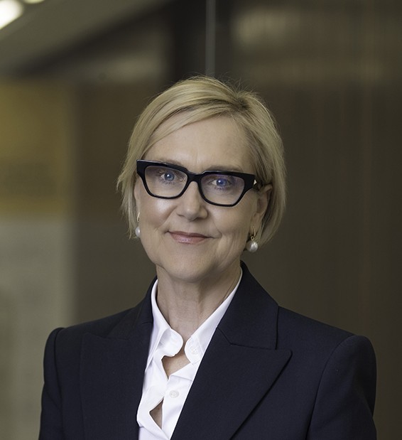 Susan Woods